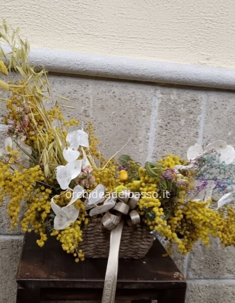 CENTROTAVOLA CON MIMOSA E FIORI SECCHI